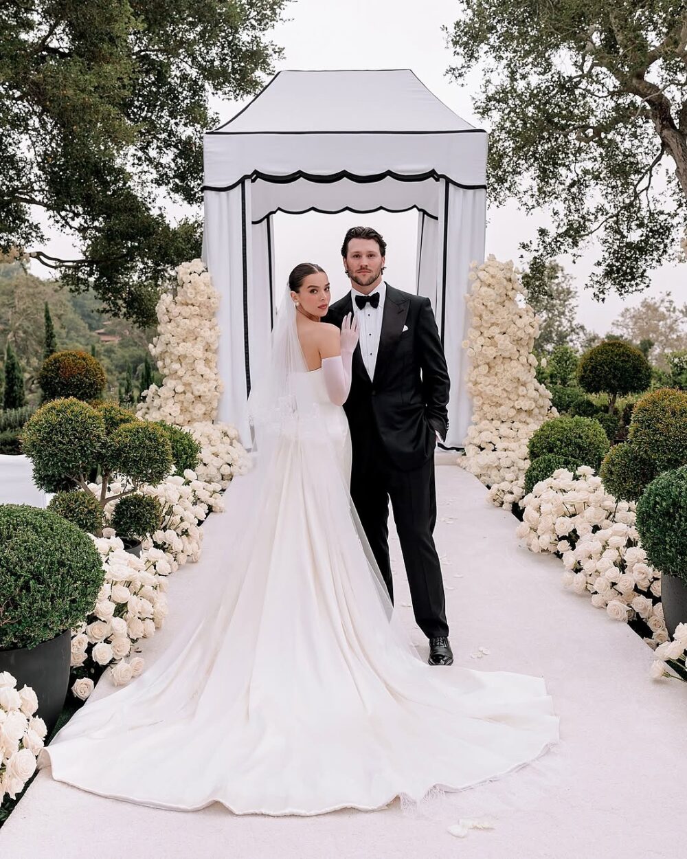 hailee steinfeld casamento