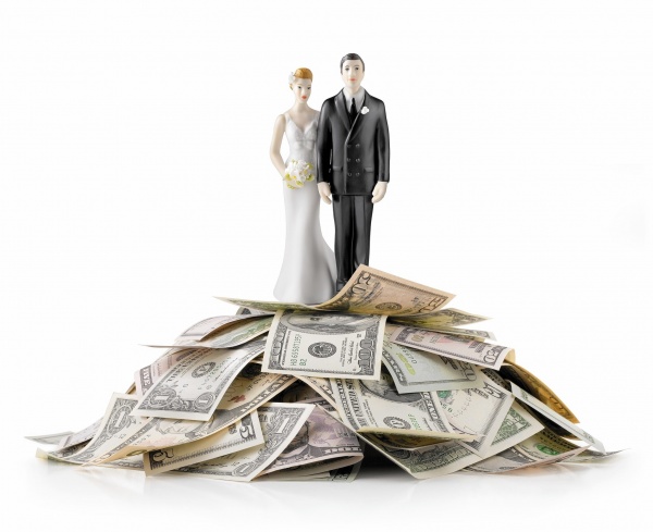 Noivos gastam dinheiro a mais sem saberem pagando BV para profissionais de casamento