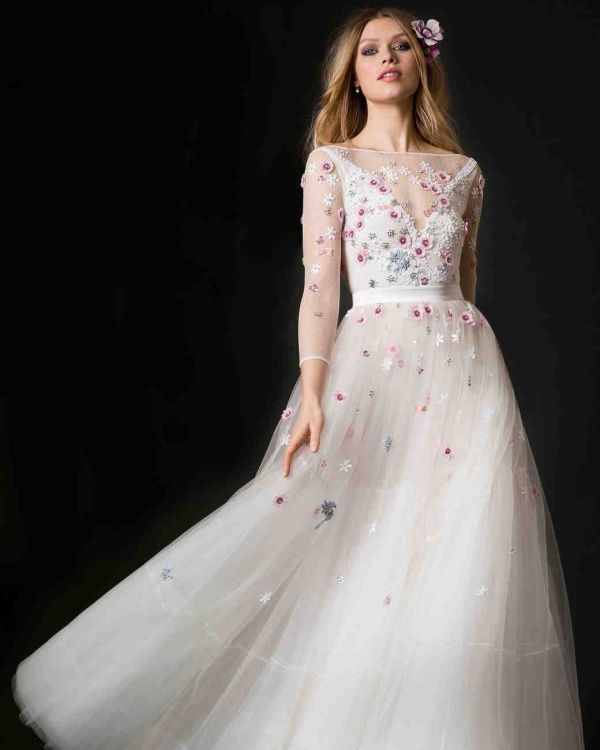 vestido de noiva com aplicacao de flores 3d Temperley