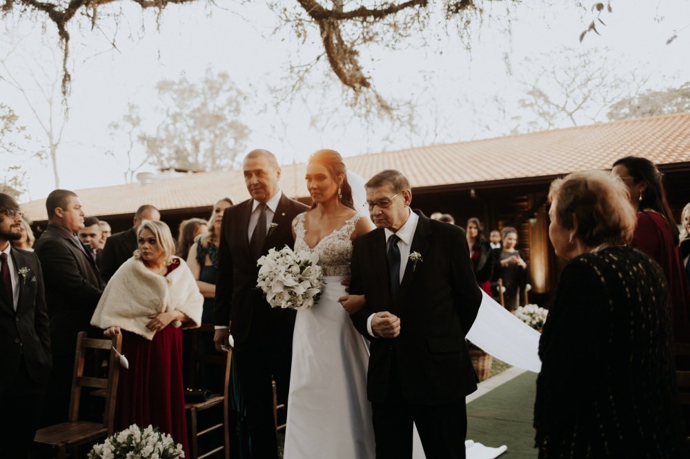 cerimonia ao ar livre, casamento embaixo de árvores, luzinhas de casamento, fotografia leonardo furtado, casamento no rio grande do sul