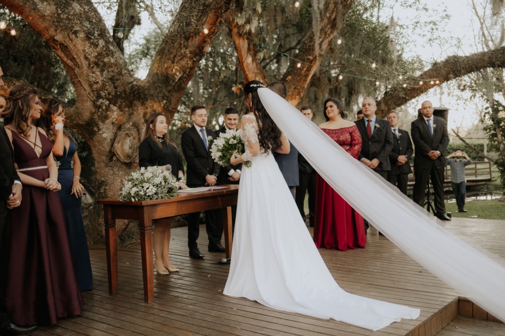 cerimonia ao ar livre, casamento embaixo de árvores, luzinhas de casamento, fotografia leonardo furtado, casamento no rio grande do sul