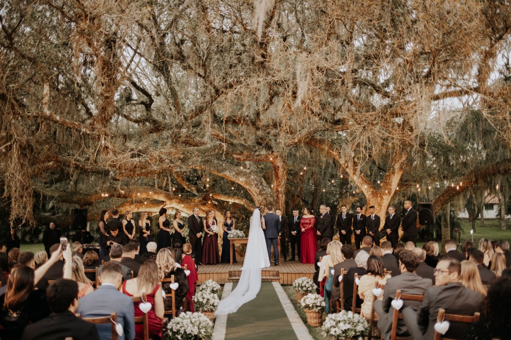 cerimonia ao ar livre, casamento embaixo de árvores, luzinhas de casamento, fotografia leonardo furtado, casamento no rio grande do sul